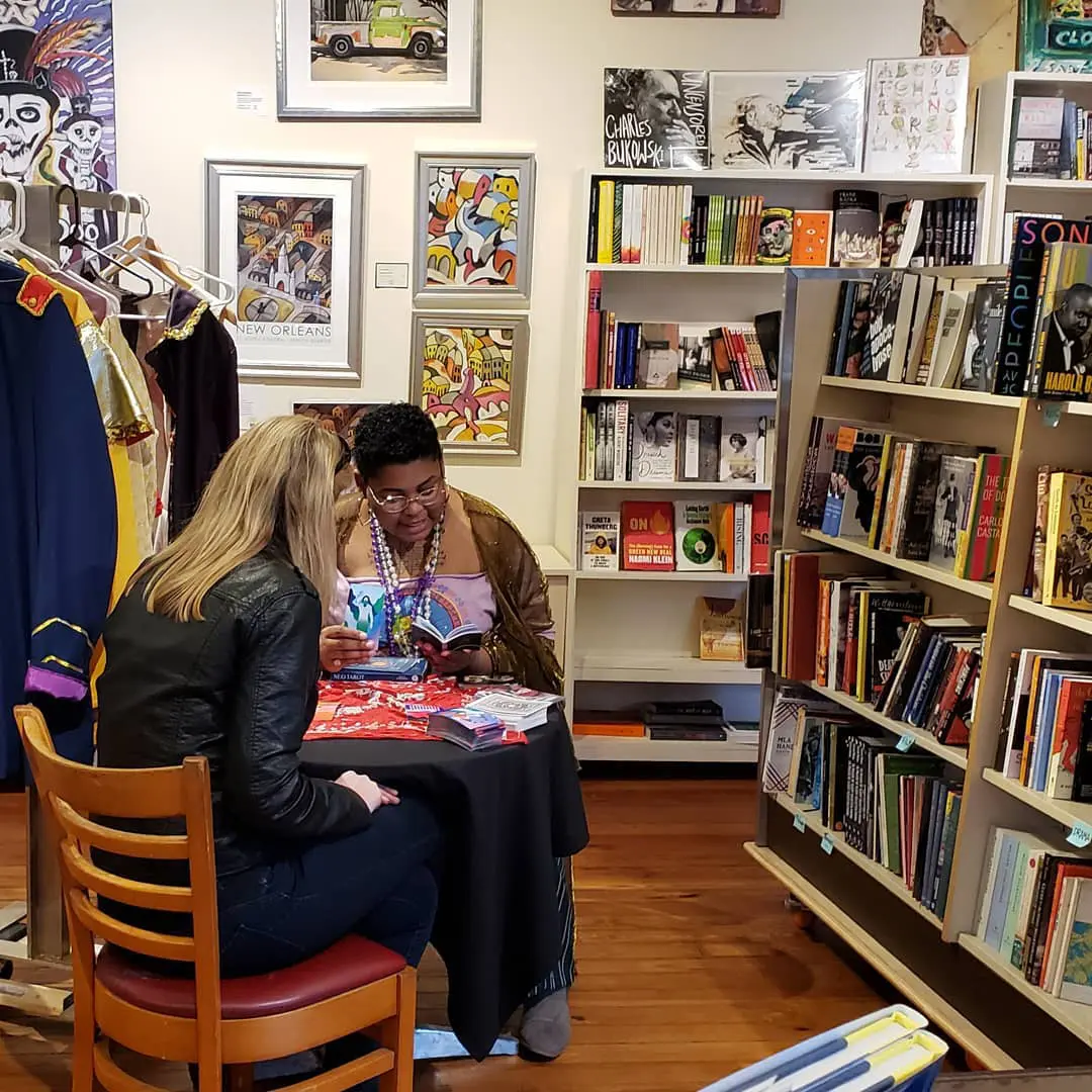 Frenchmen Art and Books scene 15