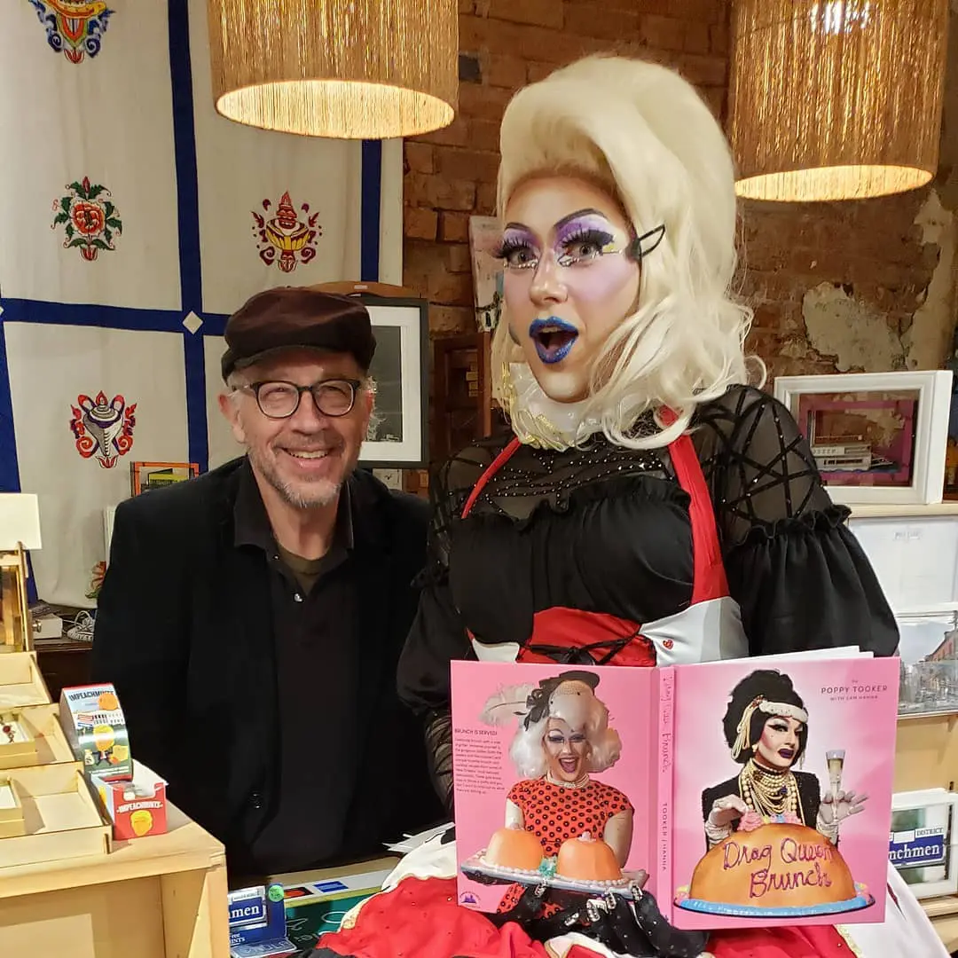 Frenchmen Art and Books scene 2
