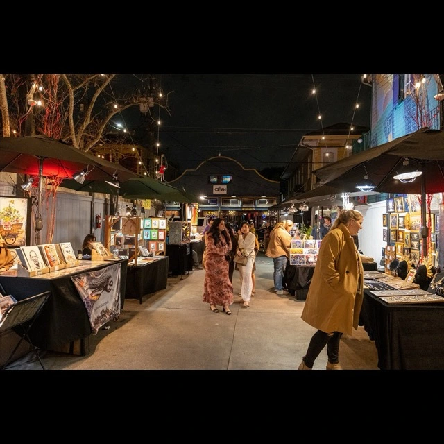 Frenchmen Art Market scene 11