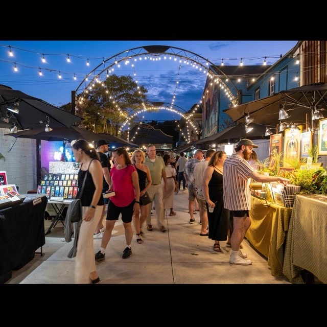 Frenchmen Art Market scene 4